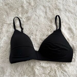 Victoria’s Secret black bra size 32D